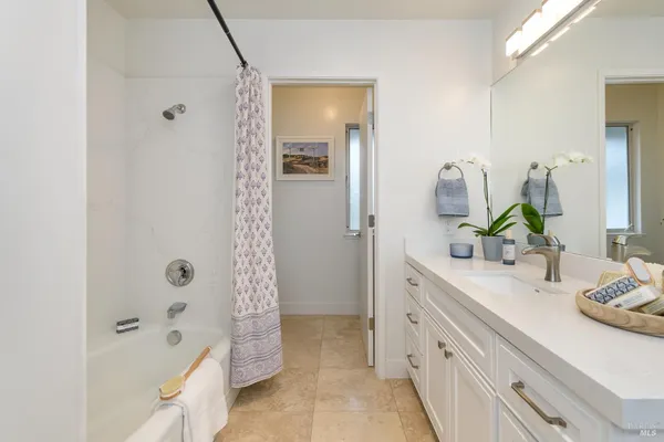 $2,950,000 | 9 St Lucia Place, Tiburon, CA 94920