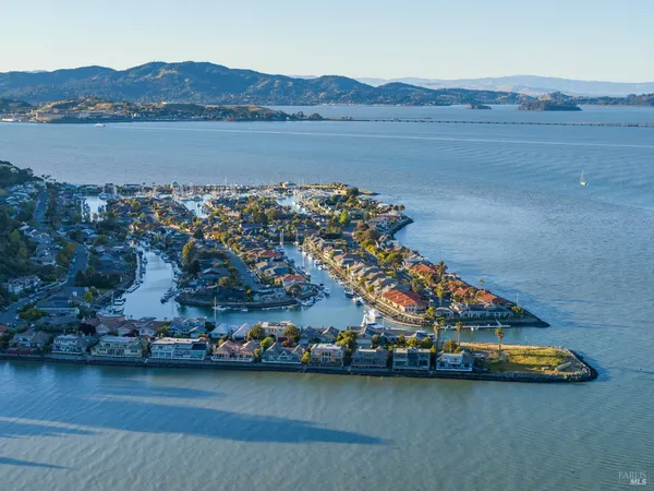 $2,950,000 | 9 St Lucia Place, Tiburon, CA 94920