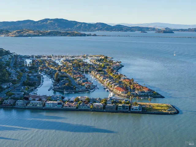 $2,950,000 | 9 St Lucia Place, Tiburon, CA 94920