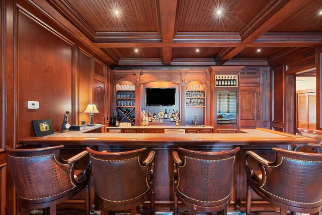 $850,000 | N8426 North Shore Road, Menasha, WI 54952