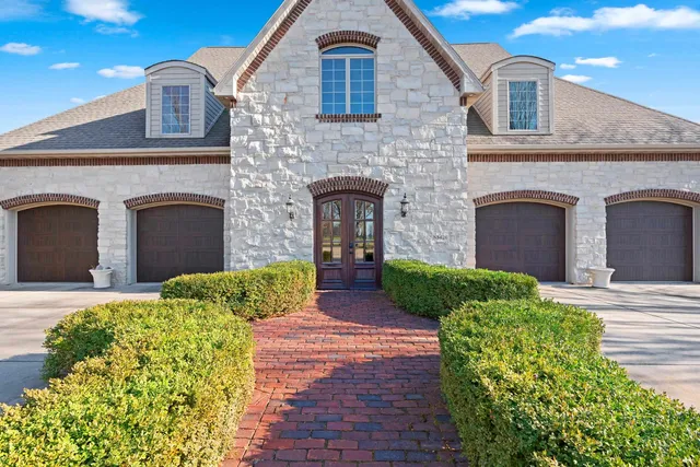 $850,000 | N8426 North Shore Road, Menasha, WI 54952