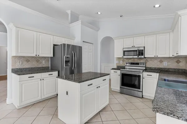 $3,400 | 7607 Colony Lake Drive, Boynton Beach, FL 33436
