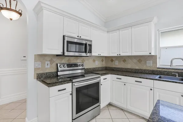 $3,400 | 7607 Colony Lake Drive, Boynton Beach, FL 33436