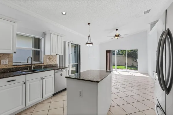 $3,400 | 7607 Colony Lake Drive, Boynton Beach, FL 33436
