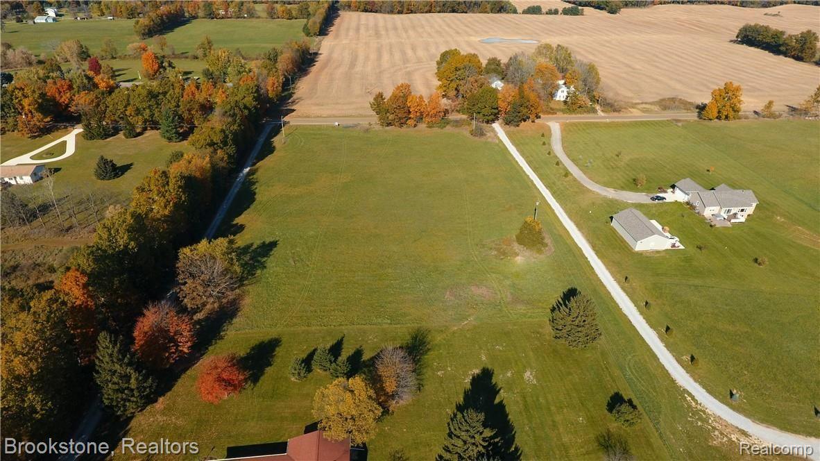 8775 Oakhill Road Clarkston, MI 48348 - Photo 4 of 7 Oakhill Looking North