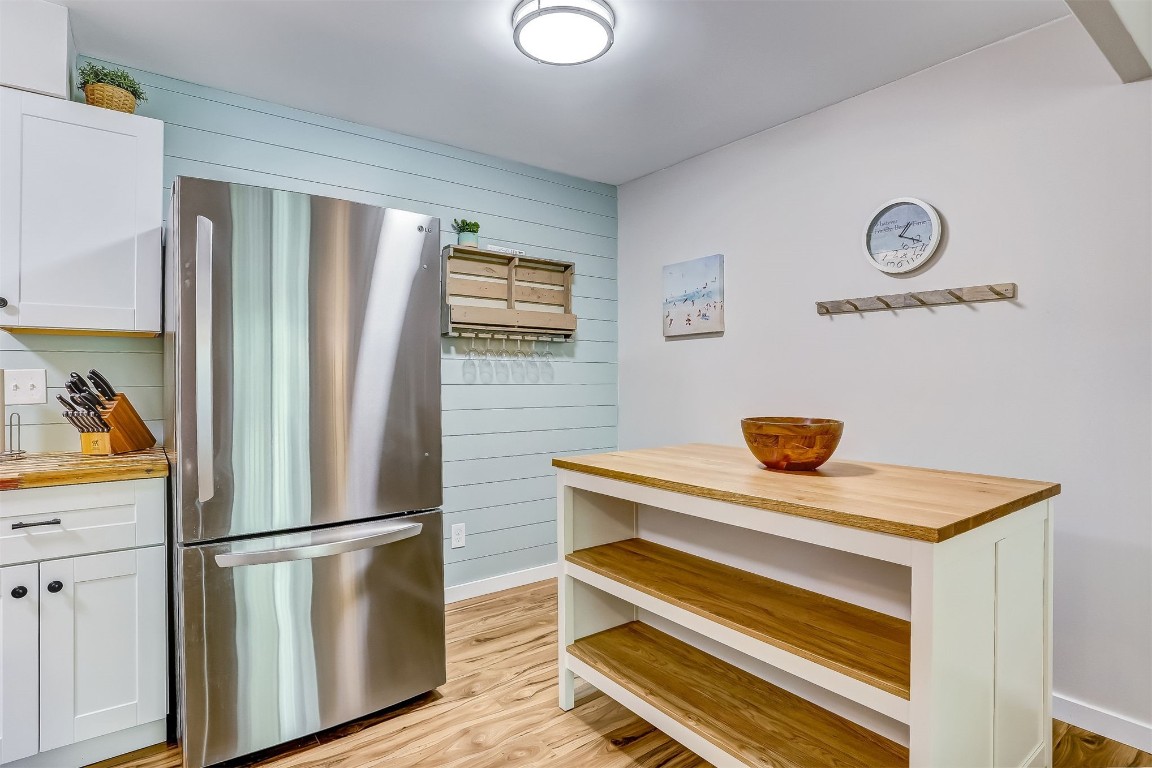 2563 Forest Ridge Drive, Unit P3 Fernandina Beach, FL 32034 - Photo 14 of 44 a kitchen with stainless steel appliances a refrigerator and a stove