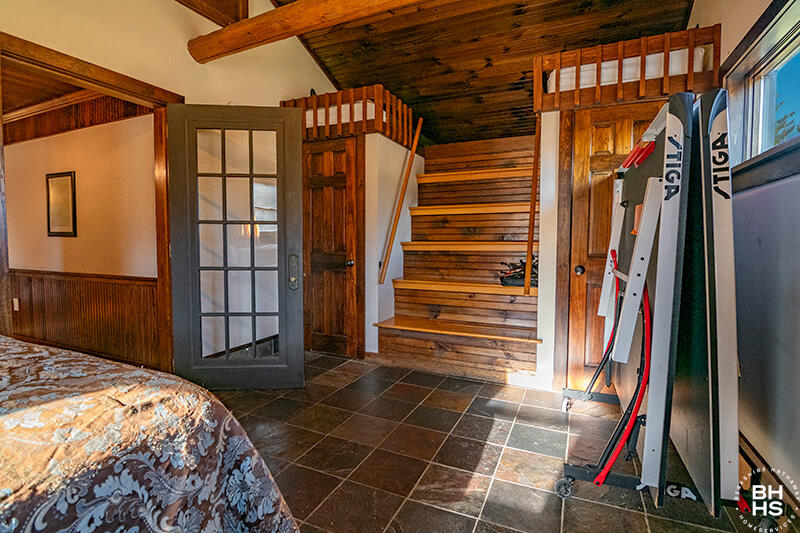 103 Perkins Road Wilmington, NY 12997 - Photo 35 of 51 CampBeaverCreekInWilmington_Bedroom4_Lof