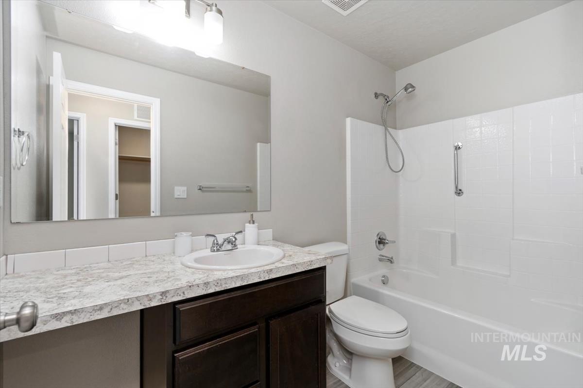 4323 Bainbridge Street Caldwell, ID 83607 - Photo 13 of 50