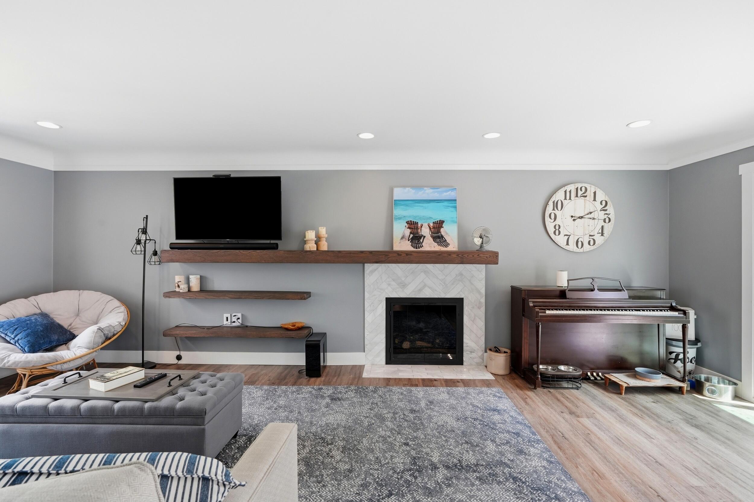 1921 Earlmont Road Berkley, MI 48072 - Photo 6 of 42 Gas Fireplace
