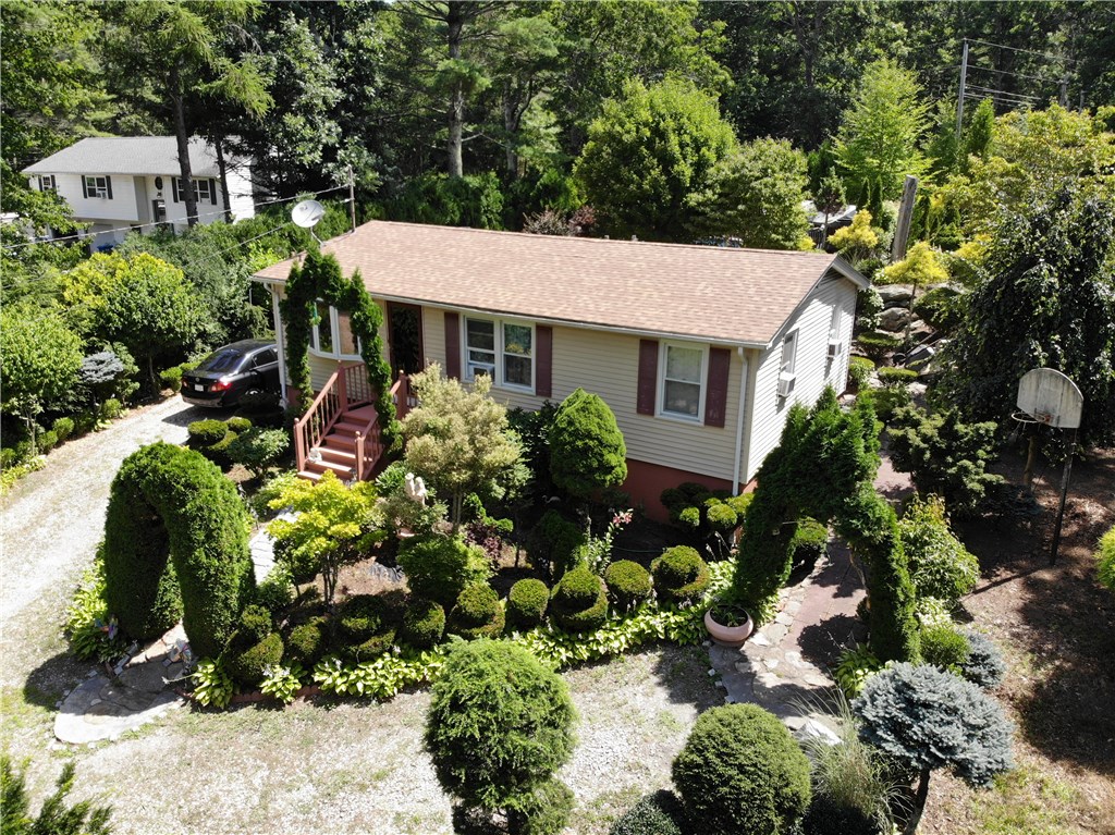 77 K G Ranch Road Richmond, RI 02832 - Photo 3 of 17