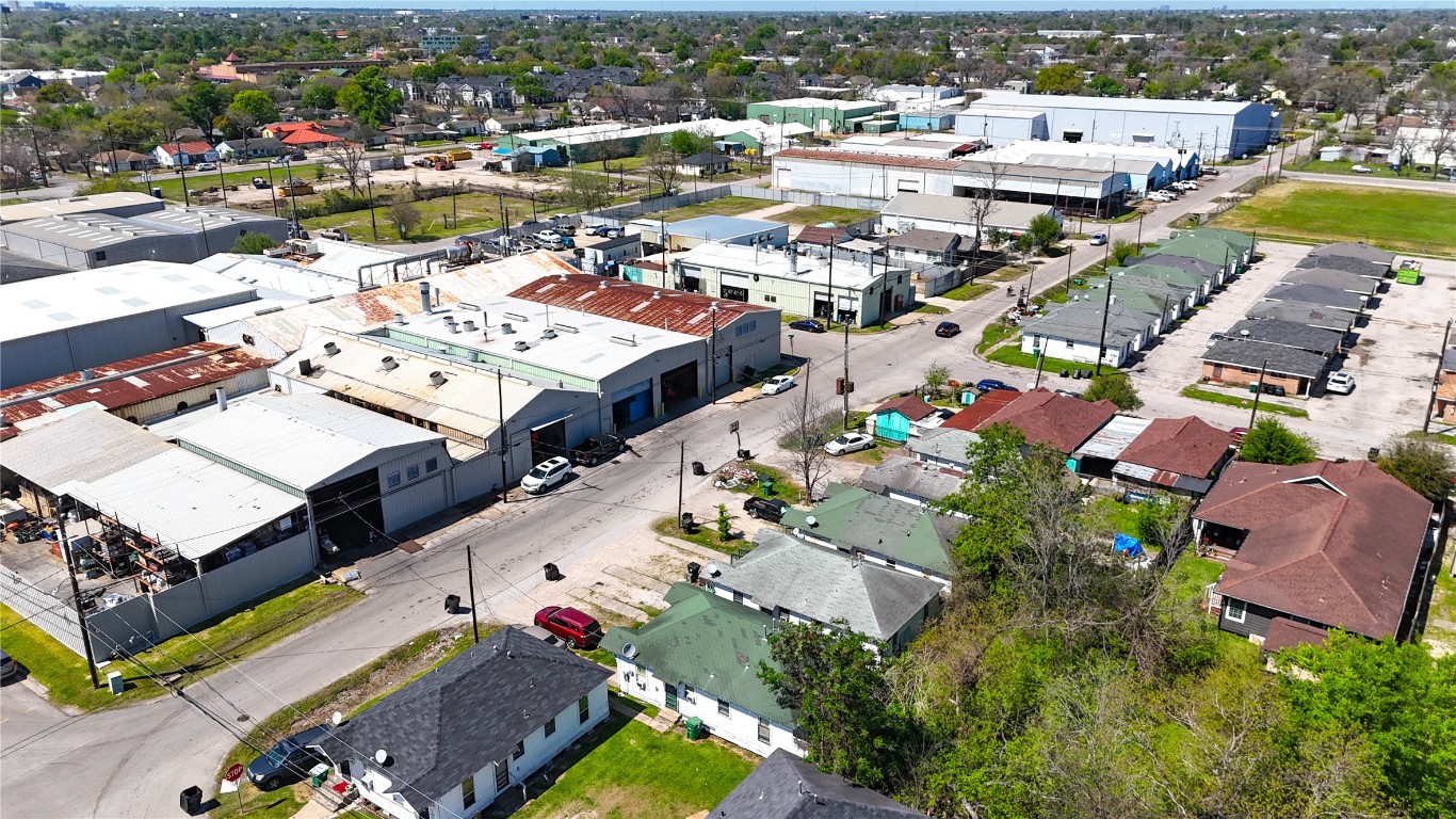 2904 Chapman Street Houston, TX 77009 - Photo 9 of 11 an aerial view of a city with lots of residential buildings