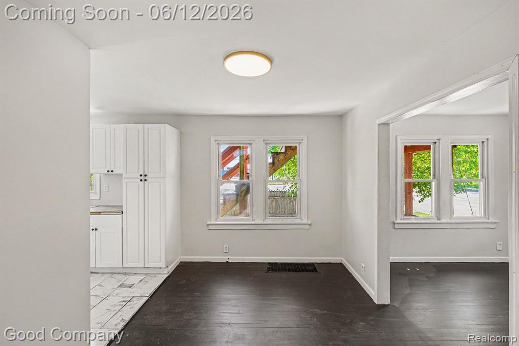 3499 East Atherton Road Burton, MI 48519 - Photo 7 of 28