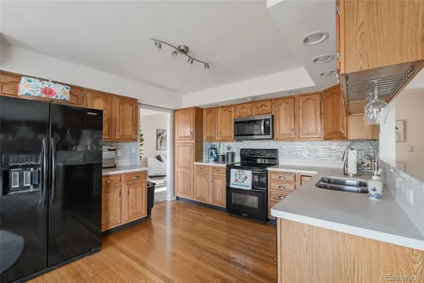 $799,900 | 8586 Meadow Creek Drive, Highlands Ranch, CO 80126