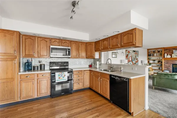 $799,900 | 8586 Meadow Creek Drive, Highlands Ranch, CO 80126