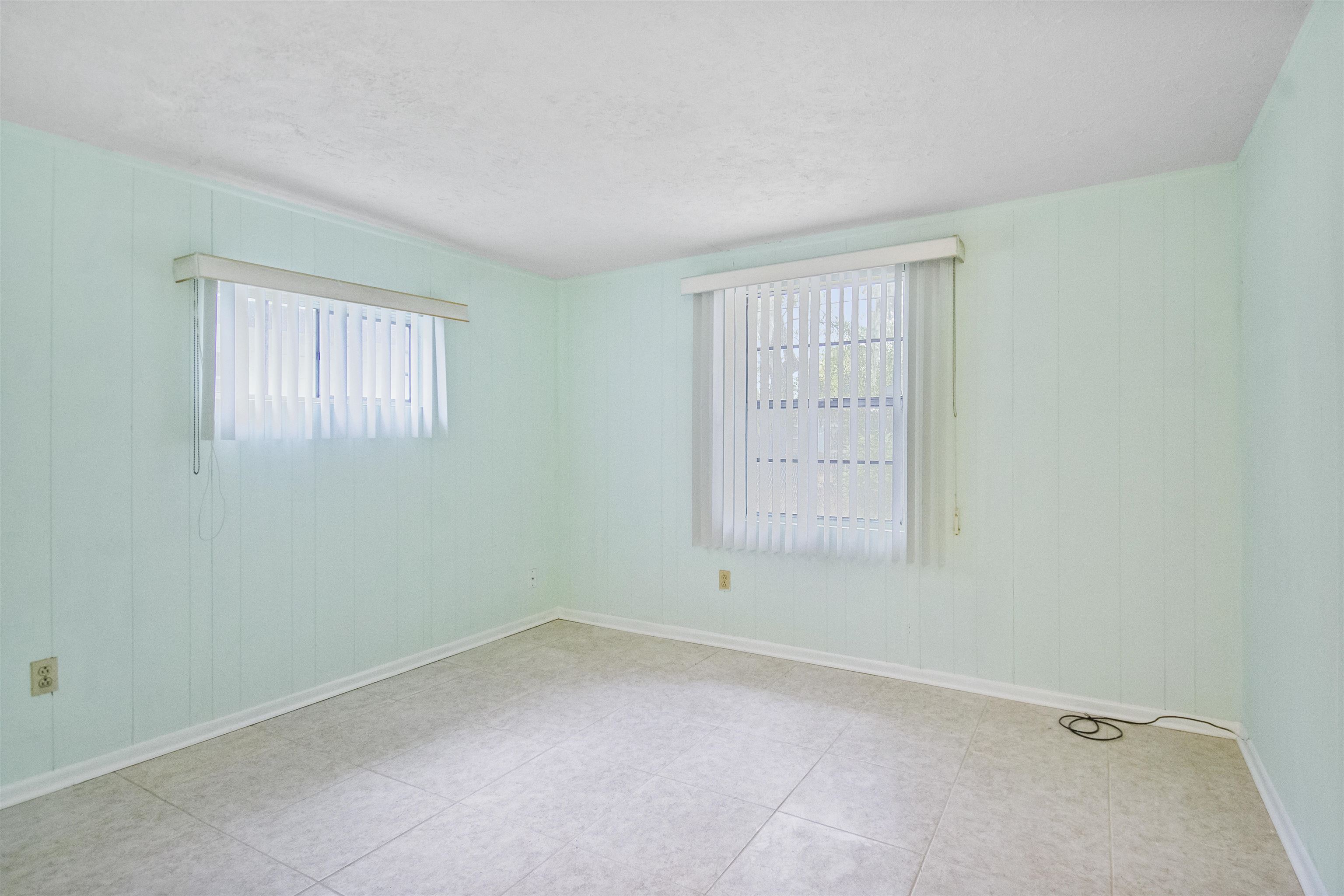 100 Spring Street St. Augustine, FL 32084 - Photo 12 of 21 an empty room with a window