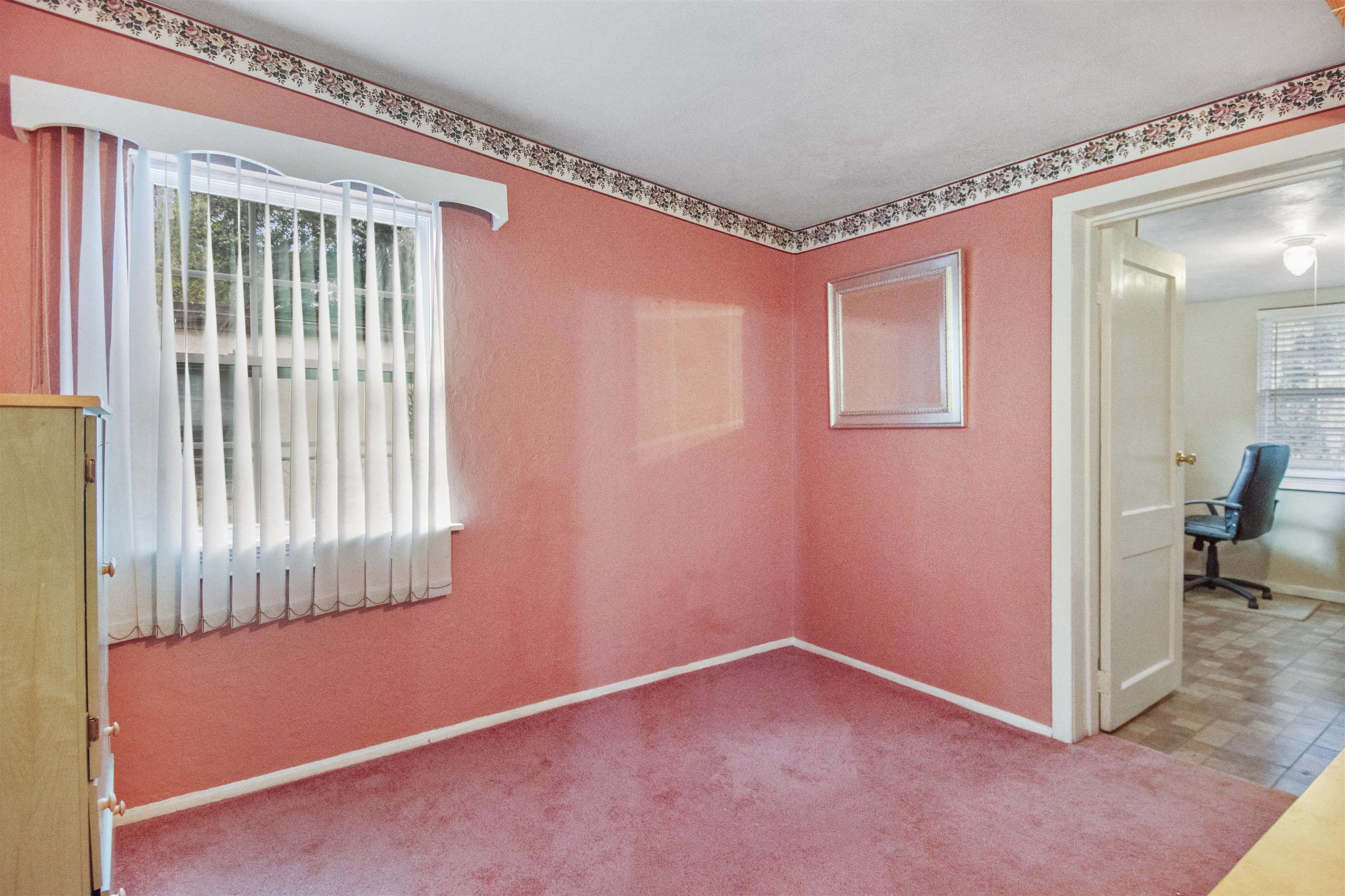 100 Spring Street St. Augustine, FL 32084 - Photo 14 of 21 a view of an empty room with a window