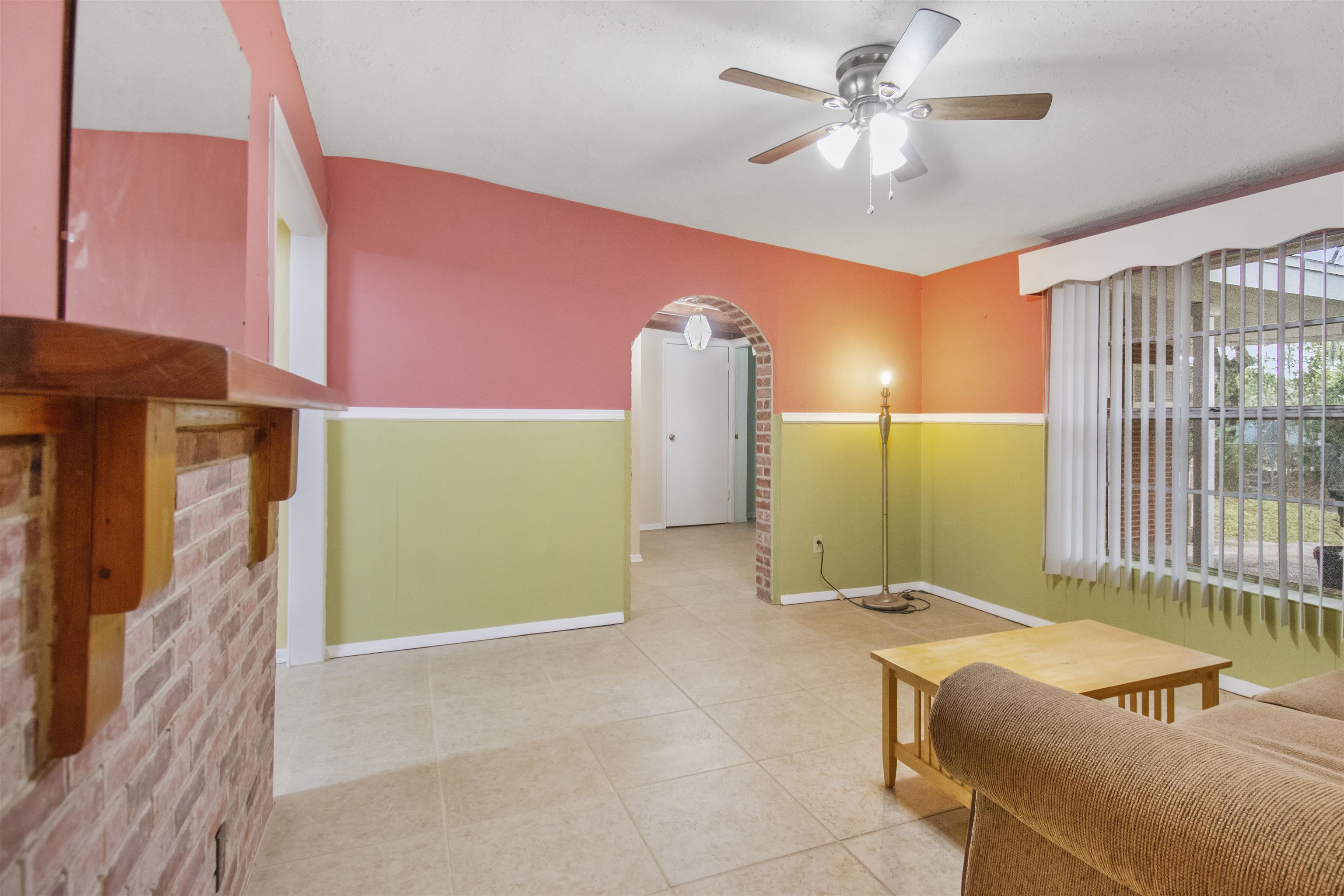 100 Spring Street St. Augustine, FL 32084 - Photo 4 of 21 a living room with furniture