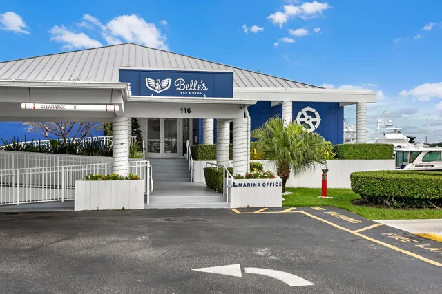 $5,500 | 130 Lakeshore Drive, Unit 323, North Palm Beach, FL 33408