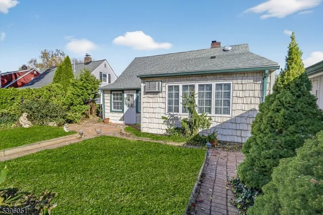 $449,900 | 1 Andrew Street, Green Brook, NJ 08812