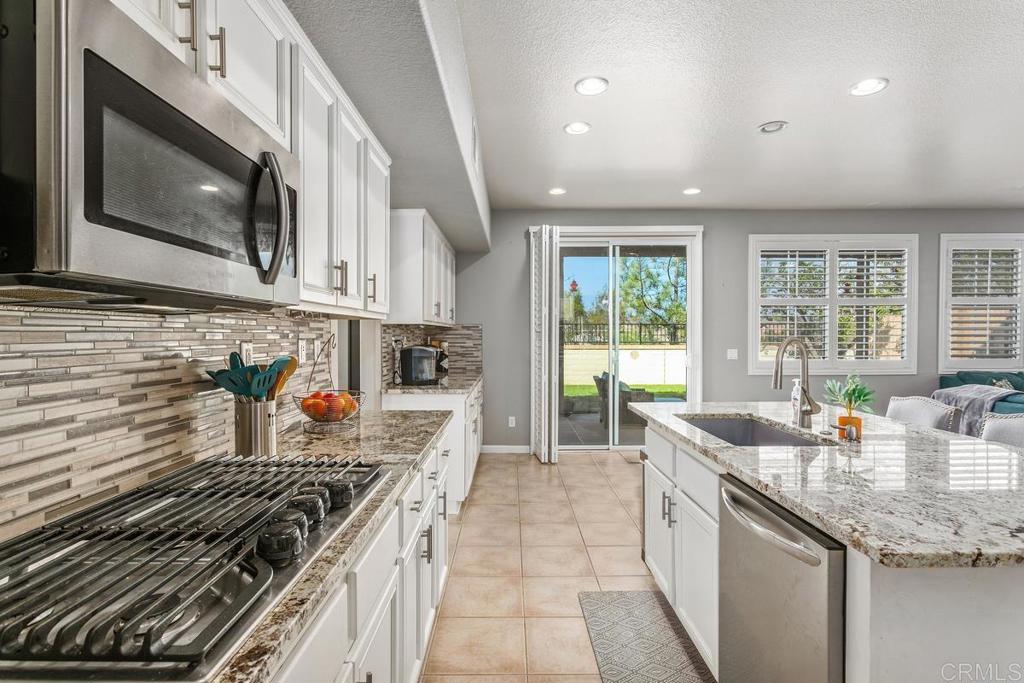 1071 Greenway Road Oceanside, CA 92057 - Photo 12 of 43