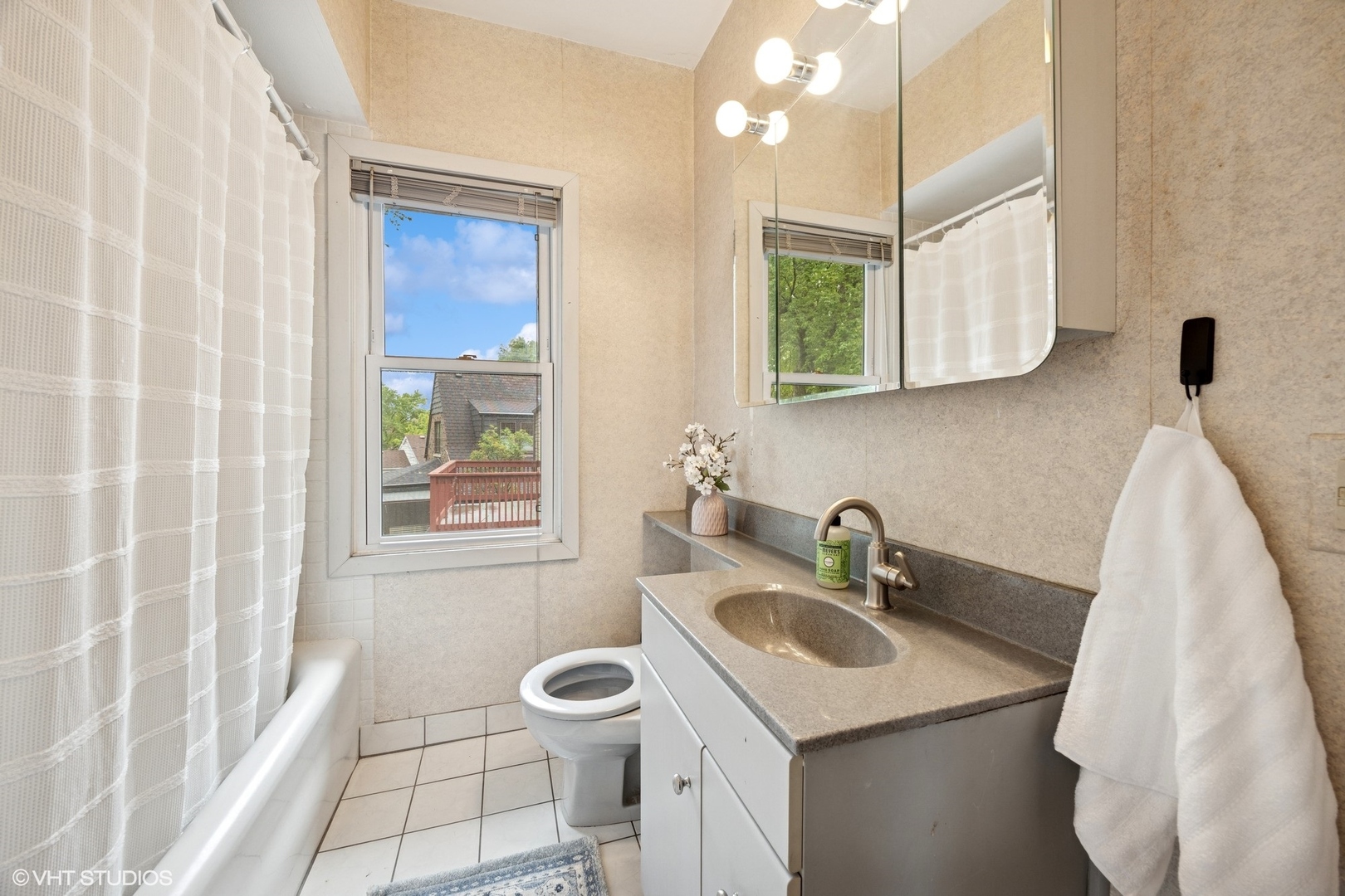 432 Selborne Road Riverside, IL 60546 - Photo 18 of 27 a bathroom with a sink toilet and shower