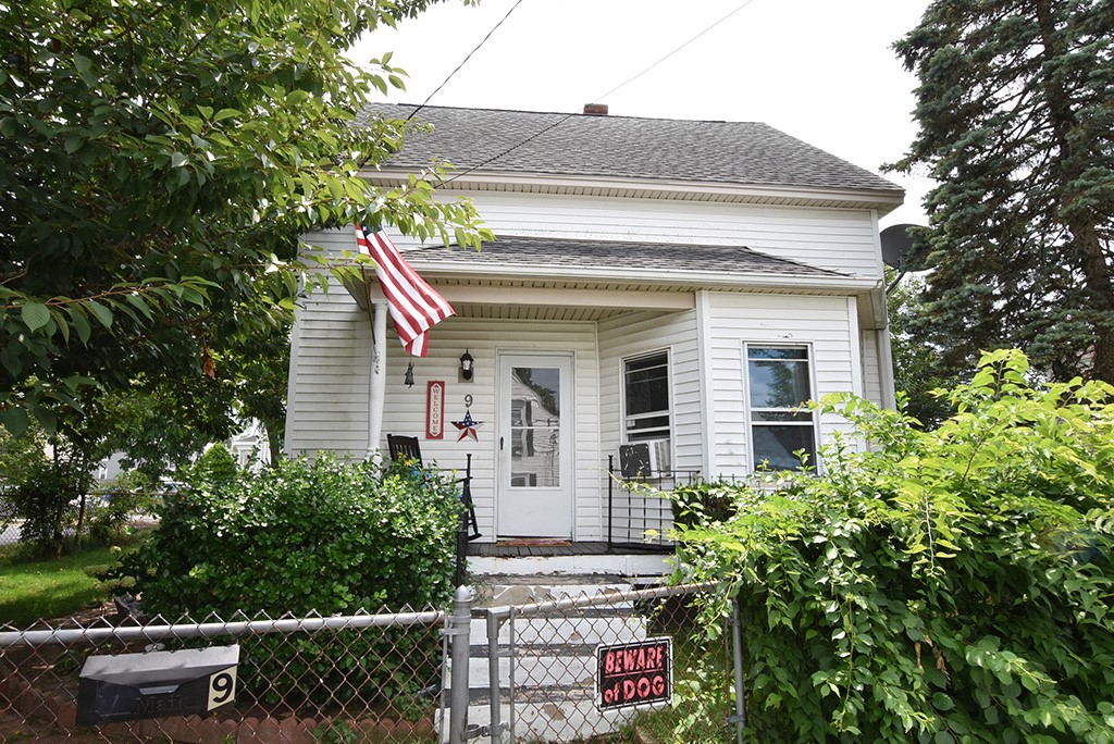 9 Shore Road East Providence, RI 02915 - Photo 1 of 3 Gallery Image 1