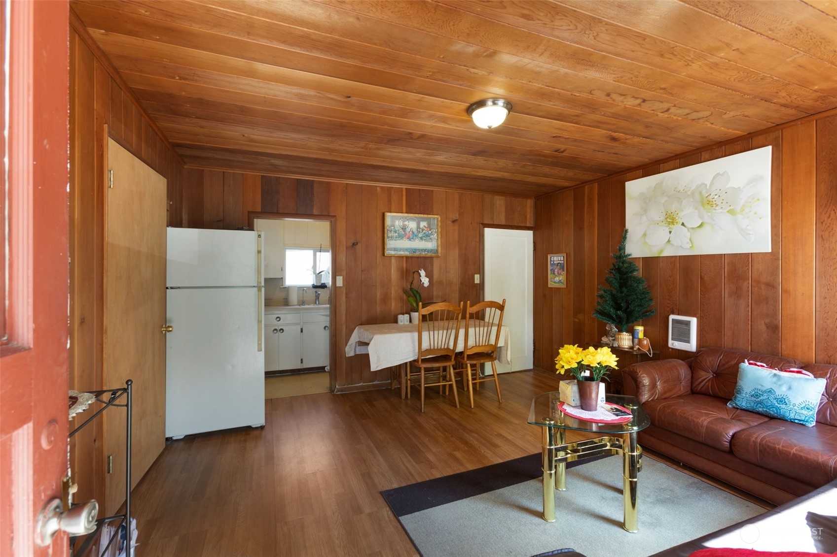 11616 6th Avenue Southwest Seattle, WA 98146 - Photo 28 of 37 a living room with furniture and a table