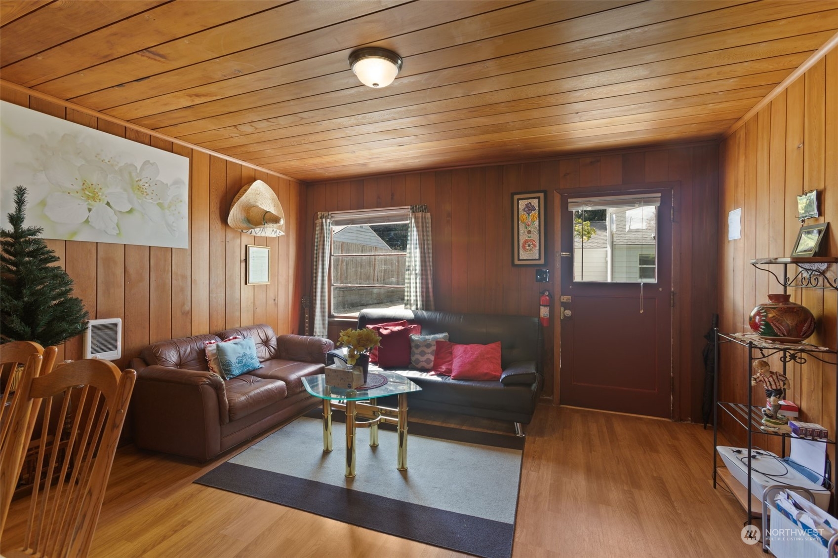 11616 6th Avenue Southwest Seattle, WA 98146 - Photo 29 of 37 a living room with furniture and a window