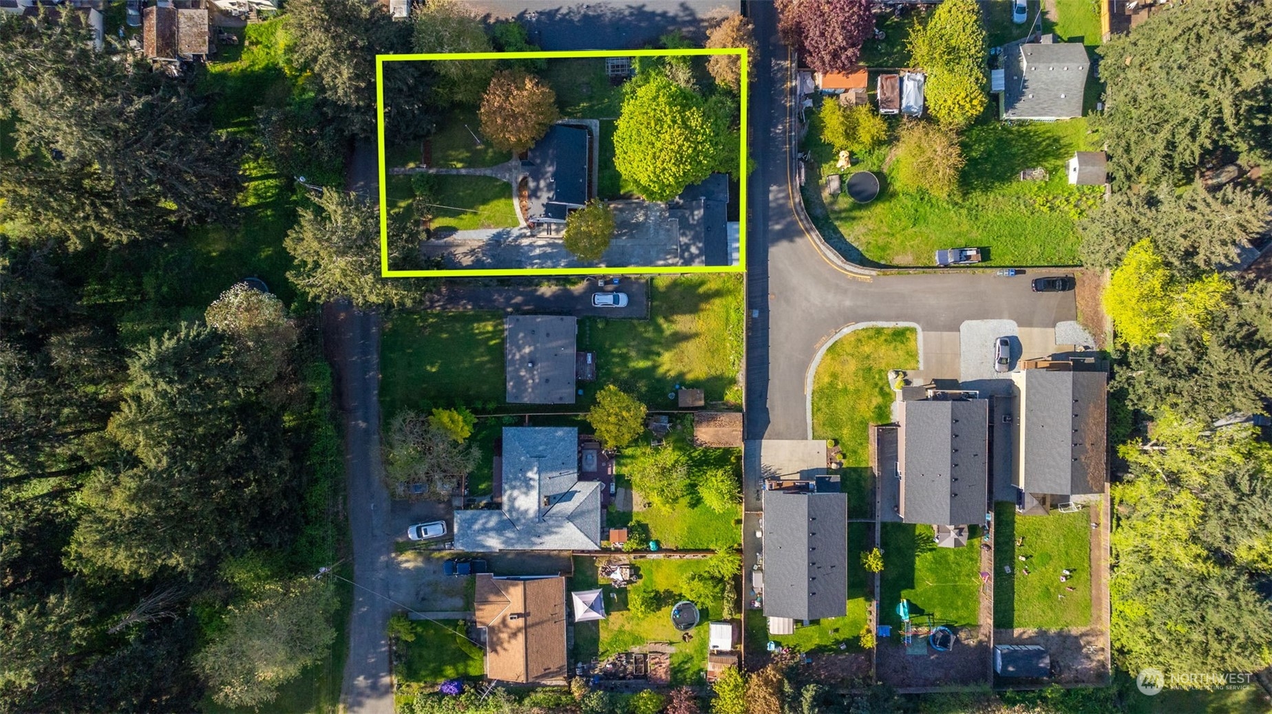11616 6th Avenue Southwest Seattle, WA 98146 - Photo 34 of 37 an aerial view of swimming pool