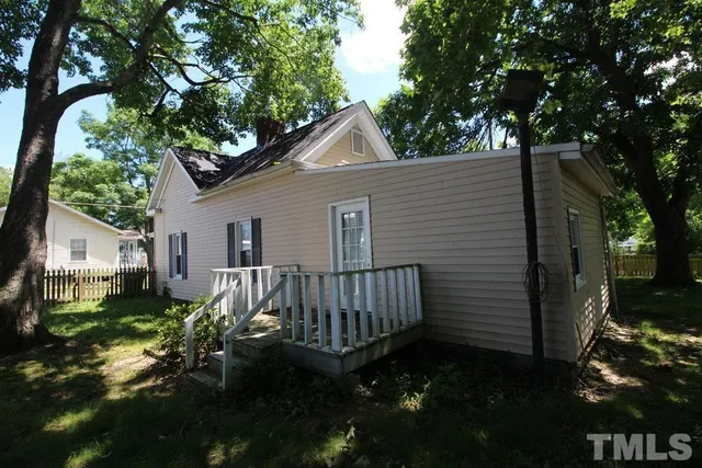 a view of backyard of house