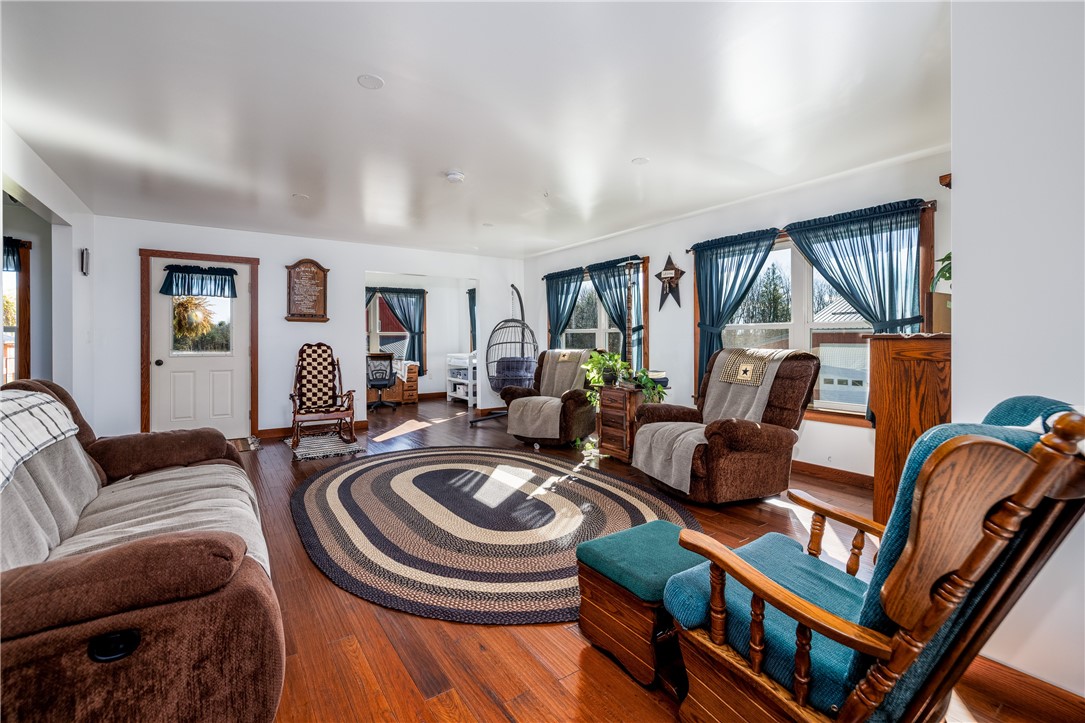 11742 Armison Road Hume, NY 14735 - Photo 10 of 50 Large living room