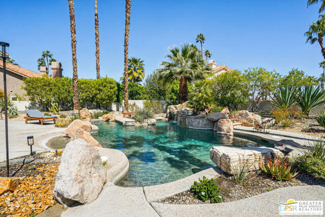 364 Oakmont Drive Palm Desert, CA 92211 - Photo 18 of 74 364 daytime pool