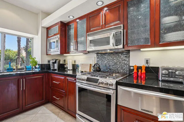 $8,500 | 364 Oakmont Drive, Palm Desert, CA 92211