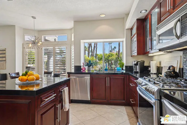 $8,500 | 364 Oakmont Drive, Palm Desert, CA 92211