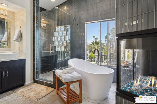 364 Oakmont Drive Palm Desert, CA 92211 - Photo 60 of 74 364 Ok primary tub fplace