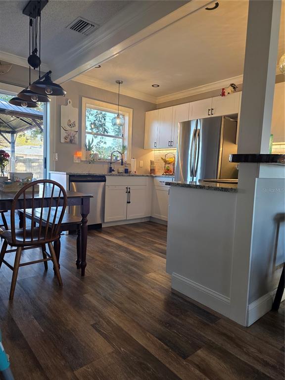 441 Coronado Road Venice, FL 34293 - Photo 10 of 27