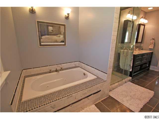 2205 Club Road Charlotte, NC 28205 - Photo 9 of 12 Gallery Image 9