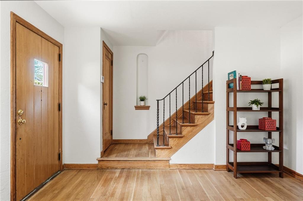 411 Bower Hill Road Pittsburgh, PA 15228 - Photo 2 of 34