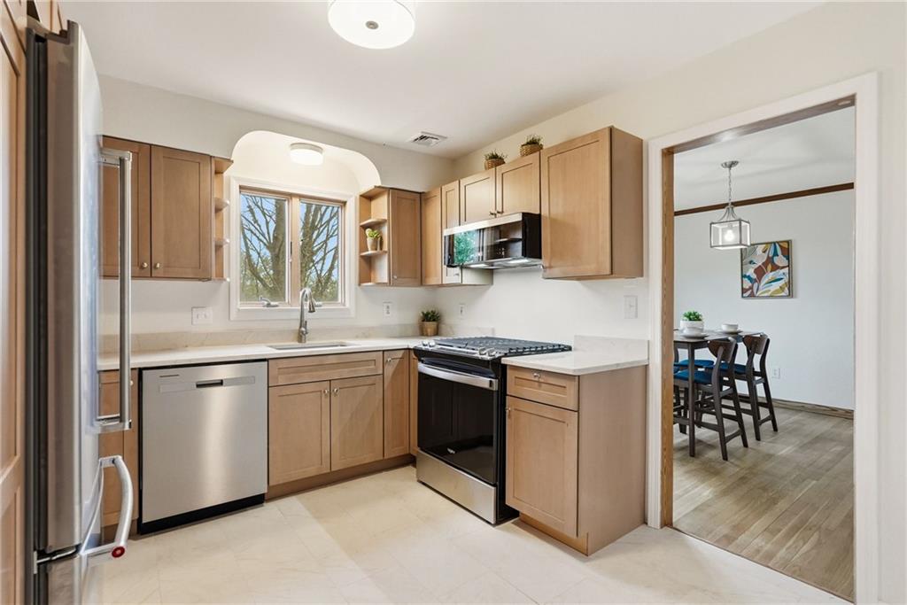 411 Bower Hill Road Pittsburgh, PA 15228 - Photo 10 of 34