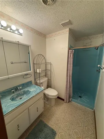 $120,000 | 303 McAtee Drive, Iola, KS 66749