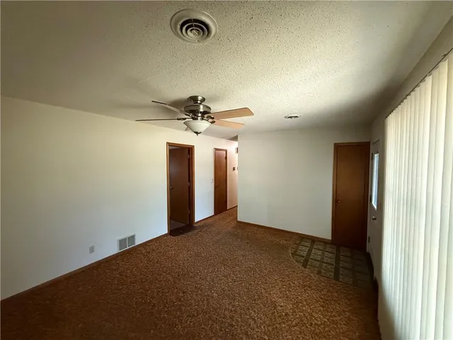 $120,000 | 303 McAtee Drive, Iola, KS 66749