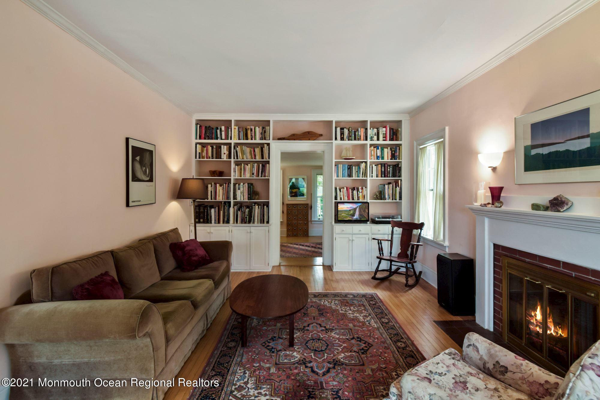 41 River Road Rumson, NJ 07760 - Photo 2 of 23 Living room