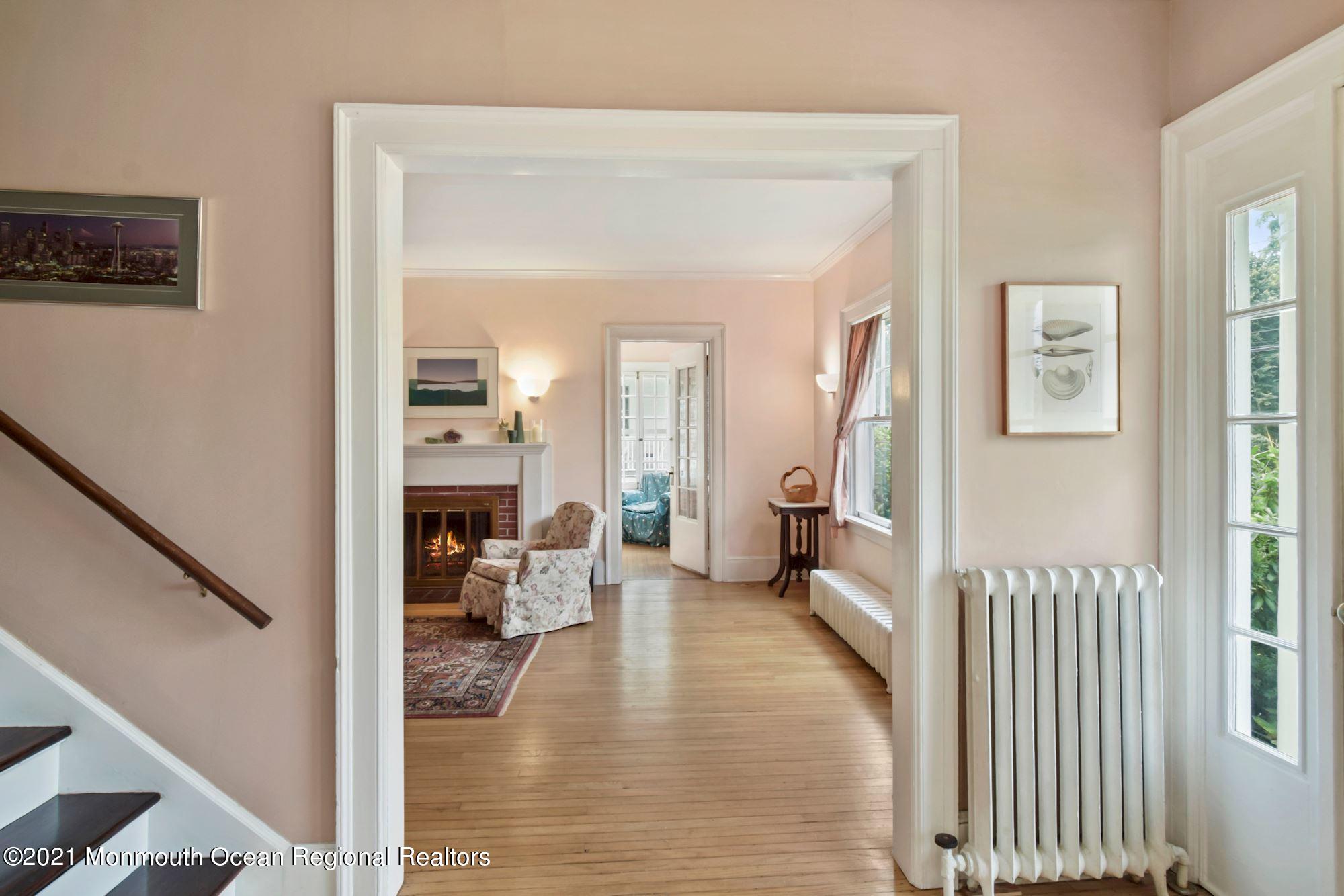 41 River Road Rumson, NJ 07760 - Photo 12 of 23 Looking into Living room from foyer