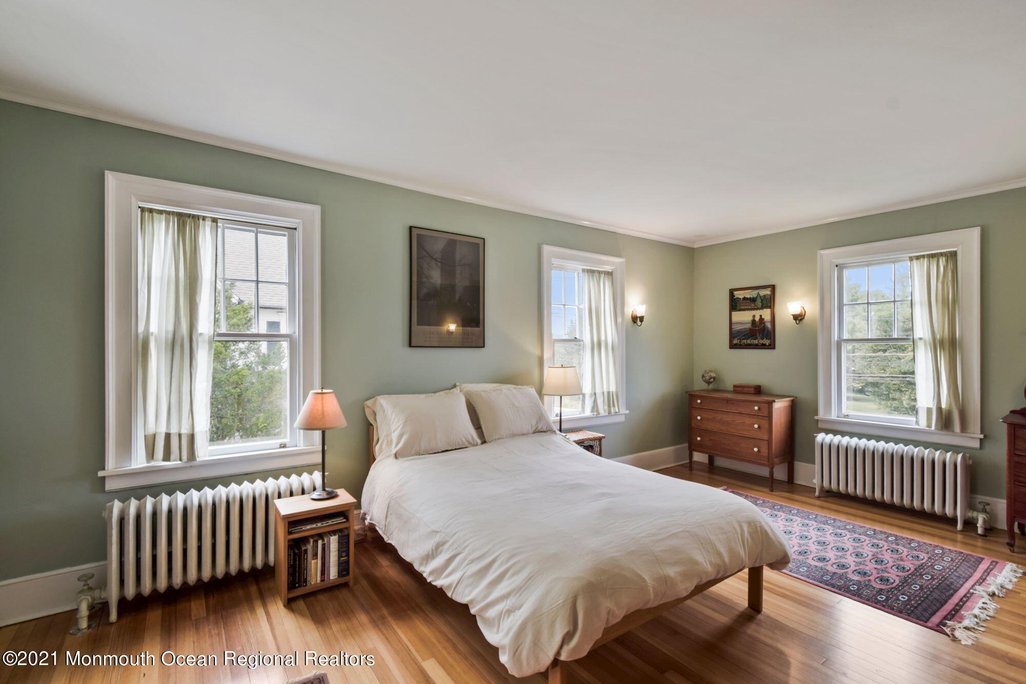 41 River Road Rumson, NJ 07760 - Photo 18 of 23 Master bedroom