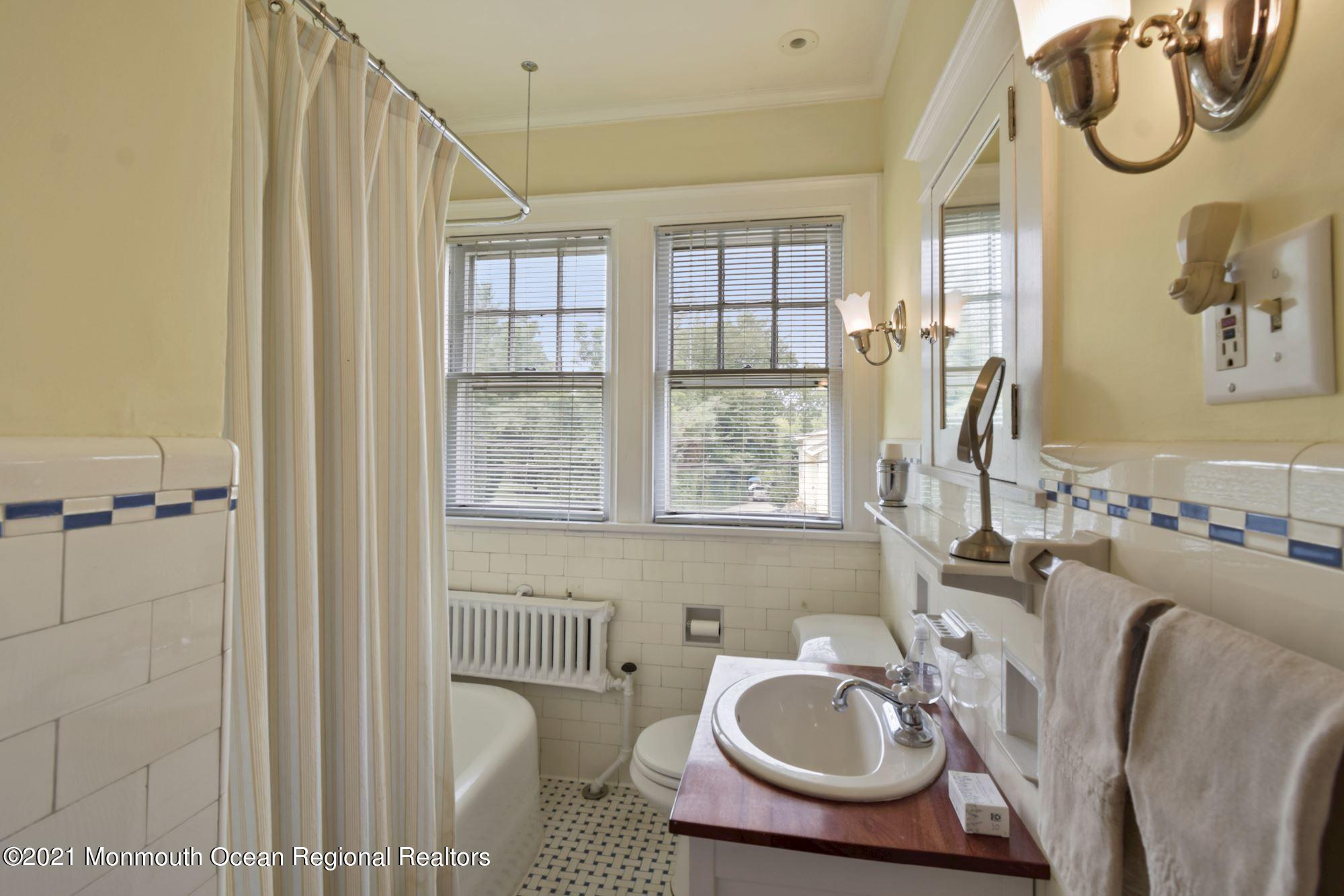 41 River Road Rumson, NJ 07760 - Photo 20 of 23 Full bath