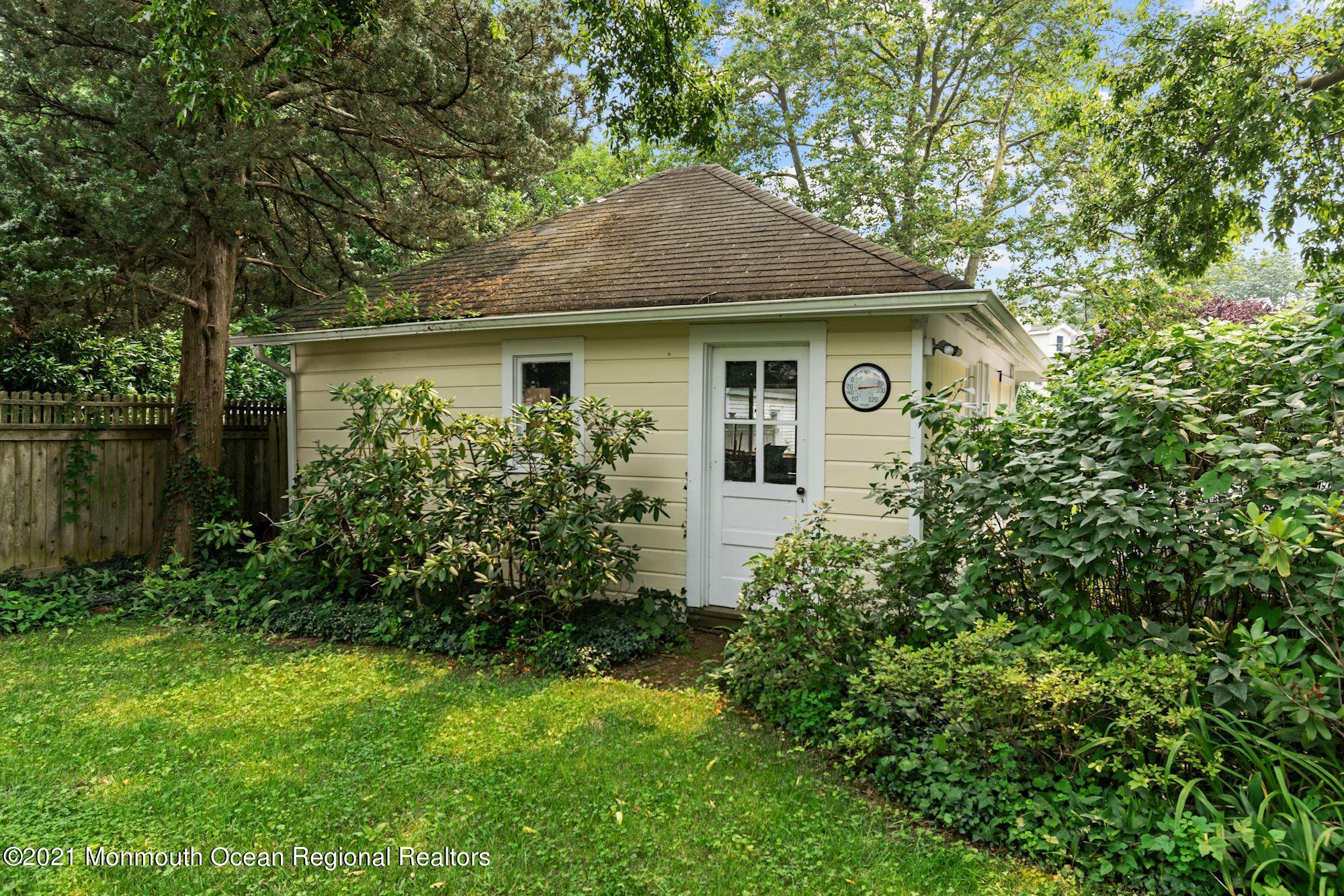 41 River Road Rumson, NJ 07760 - Photo 23 of 23 Detached garage