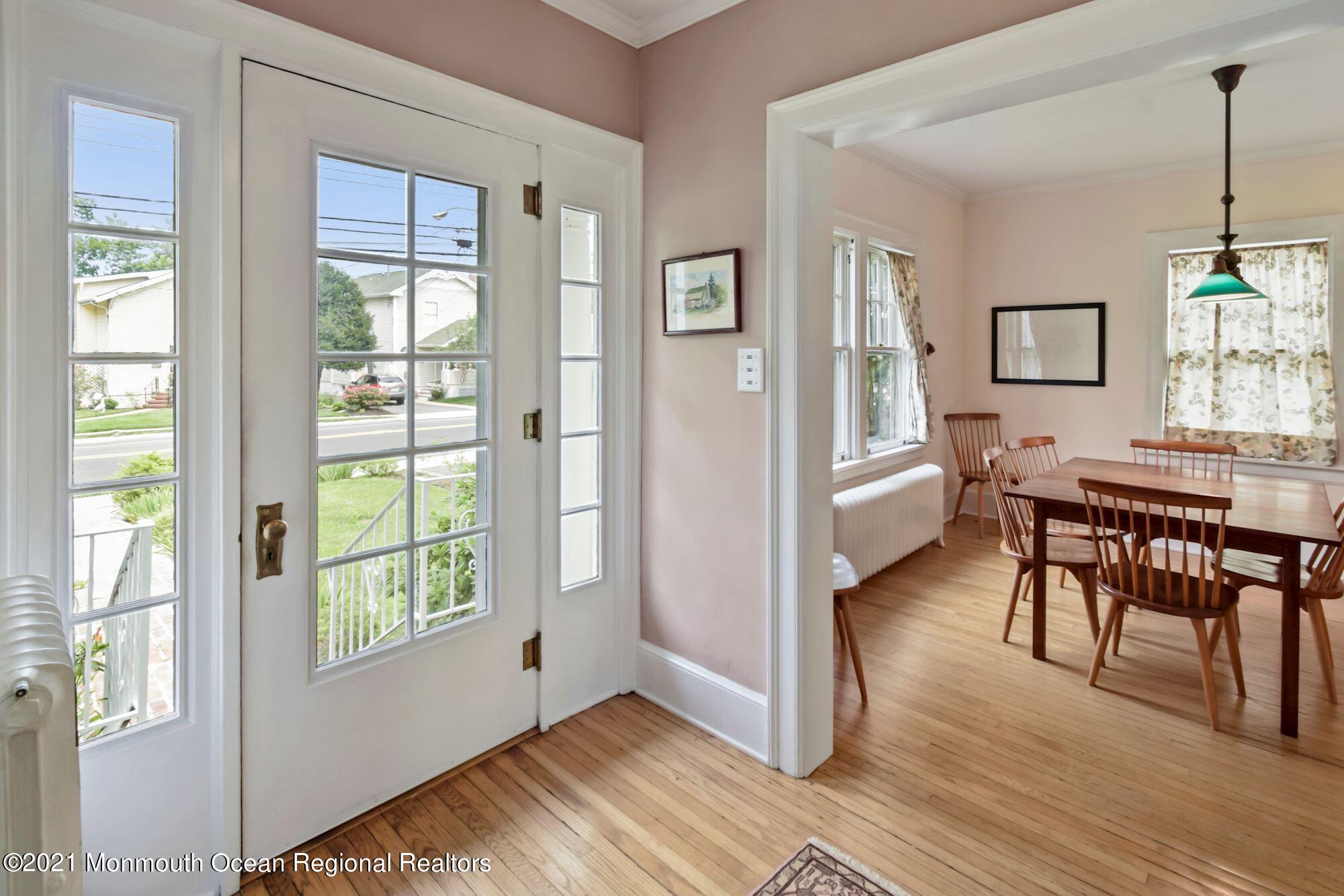 41 River Road Rumson, NJ 07760 - Photo 4 of 23 Door into foyer