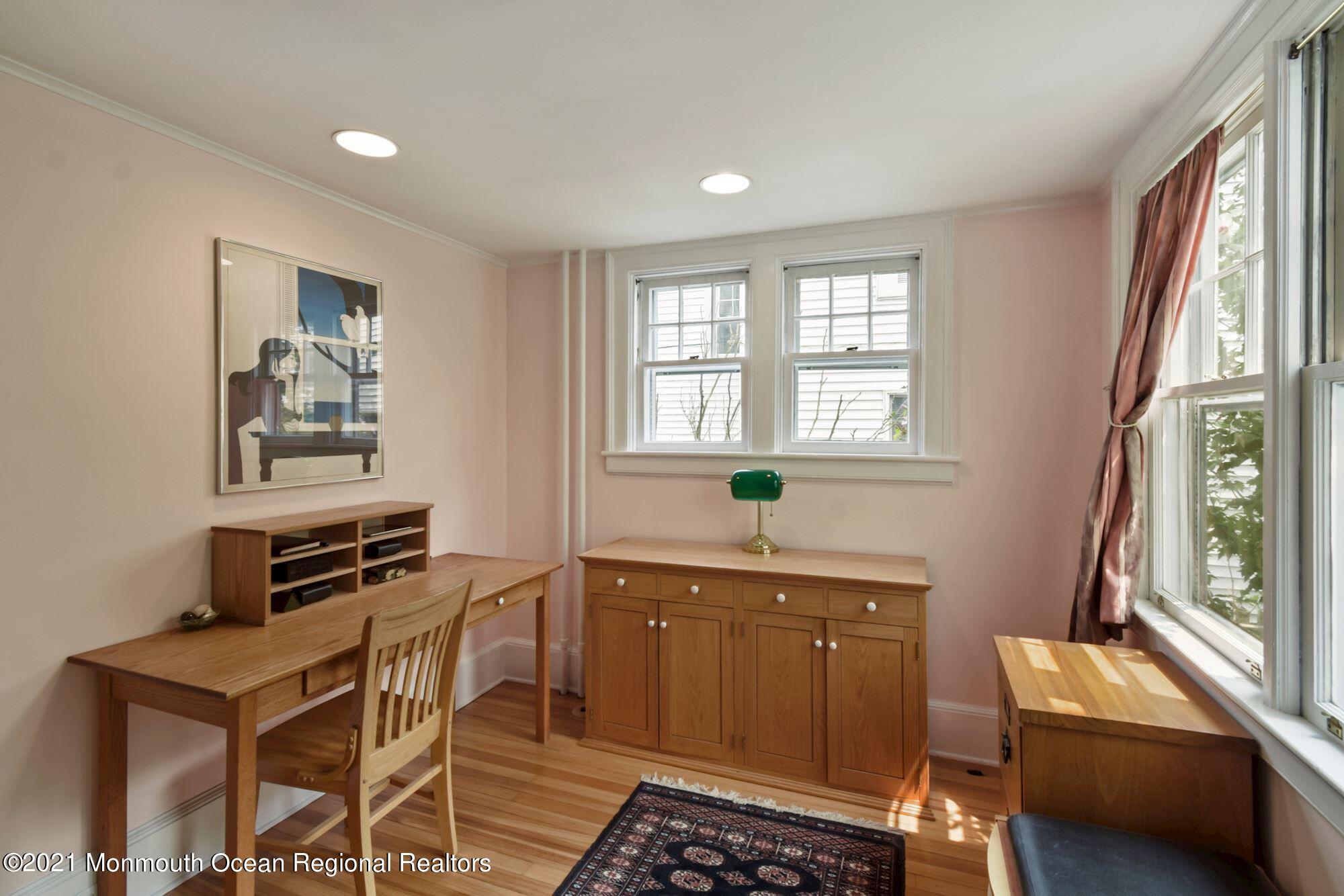 41 River Road Rumson, NJ 07760 - Photo 7 of 23 Office or breakfast room