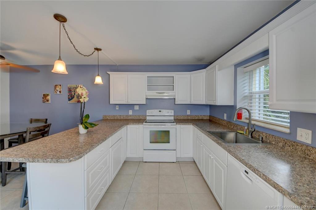 71 Southeast Beech Tree Lane Stuart, FL 34994 - Photo 12 of 41