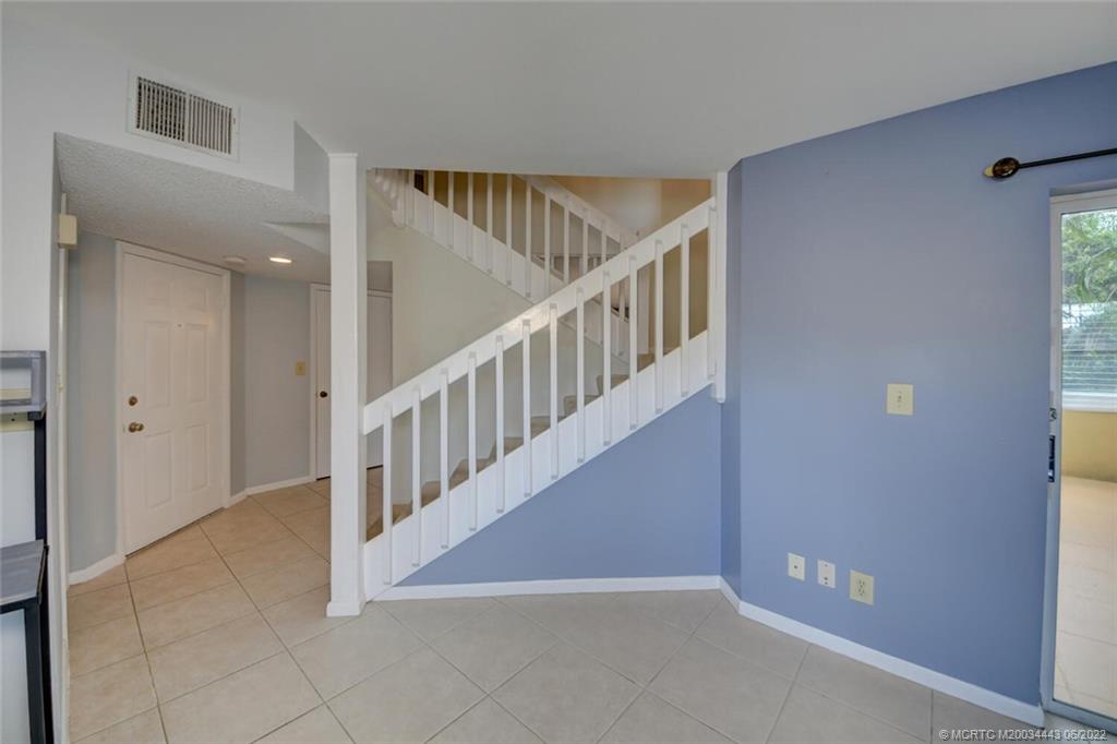 71 Southeast Beech Tree Lane Stuart, FL 34994 - Photo 3 of 41